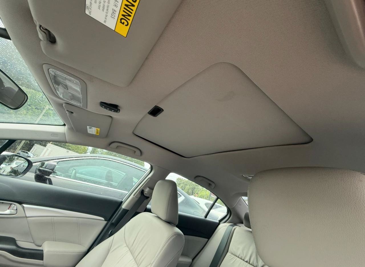 Used 2015 Honda Civic Hybrid Sedan image 29
