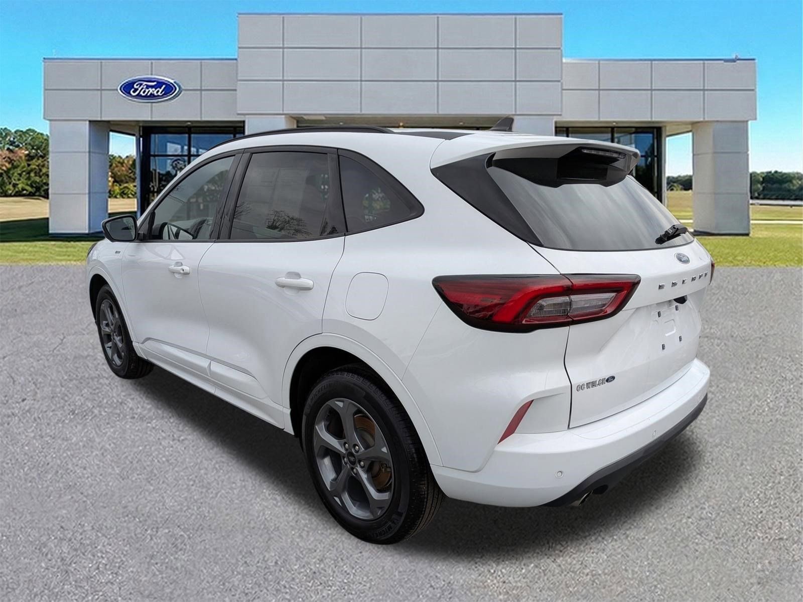 Certified 2023 Ford Escape ST-Line Select w/ Tech Pack #2 image 6