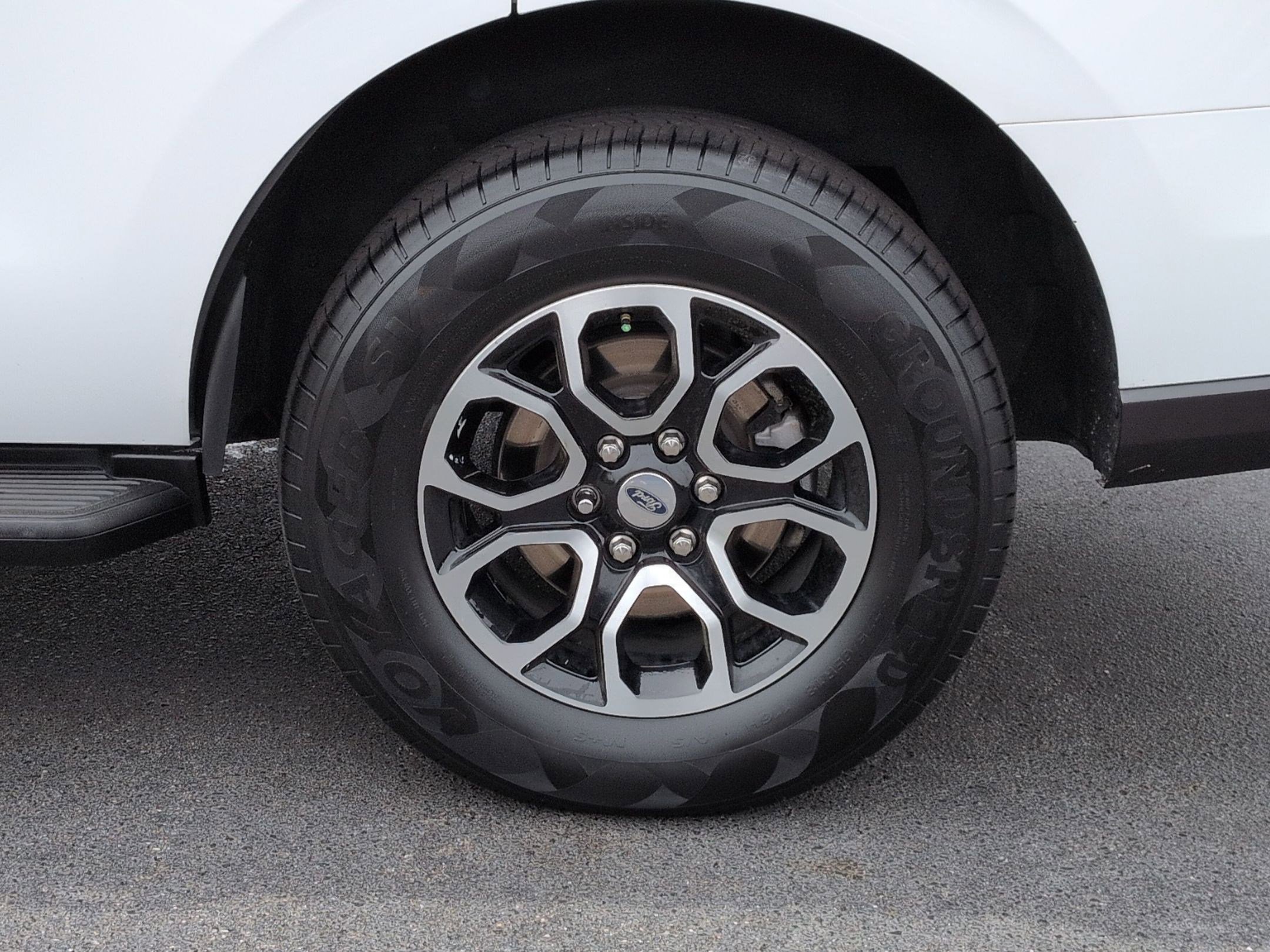 Used 2024 Ford Expedition XLT image 9