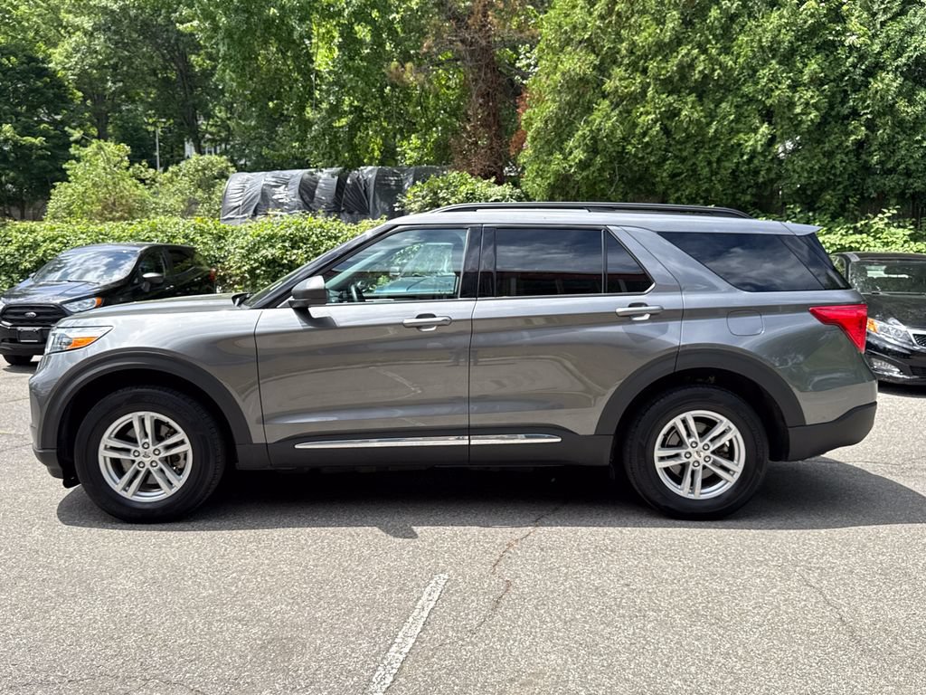 Used 2023 Ford Explorer XLT w/ Equipment Group 202A AWD/4WD image 6