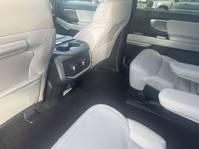 New 2026 Ford Expedition Platinum w/ Driver's Package image 16