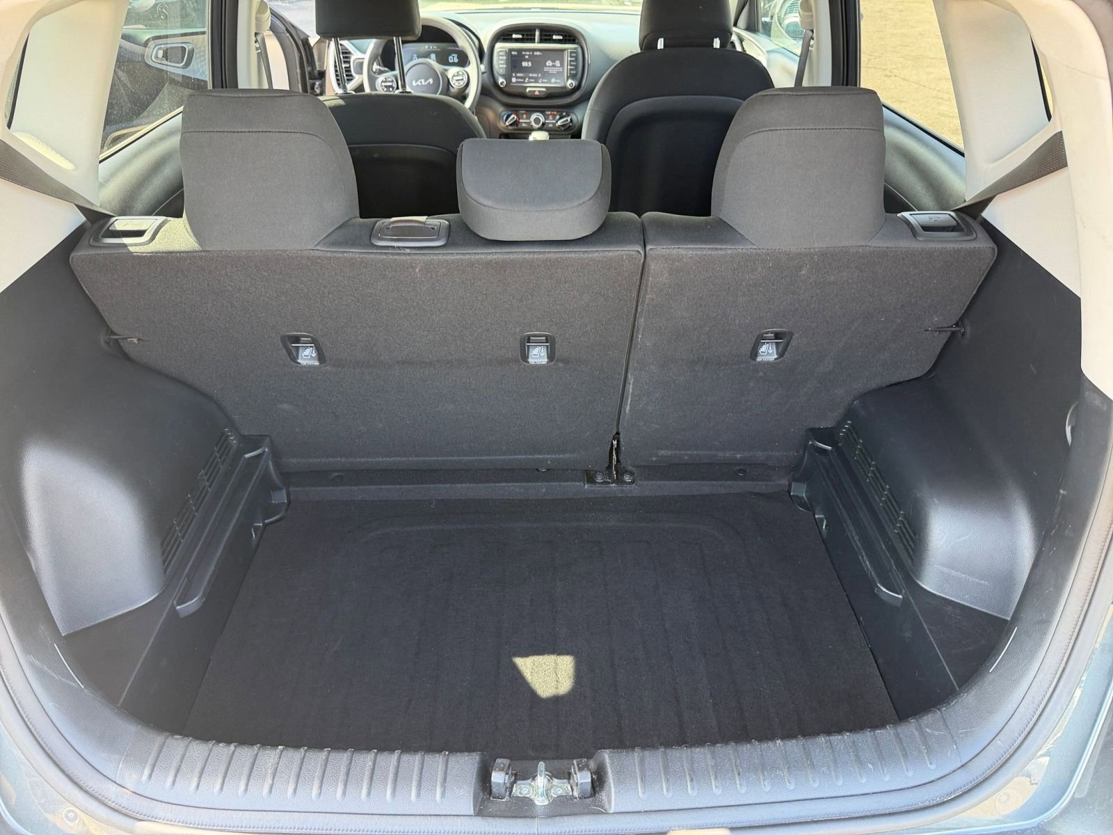 Used 2025 Kia Soul LX w/ LX Technology Package image 29