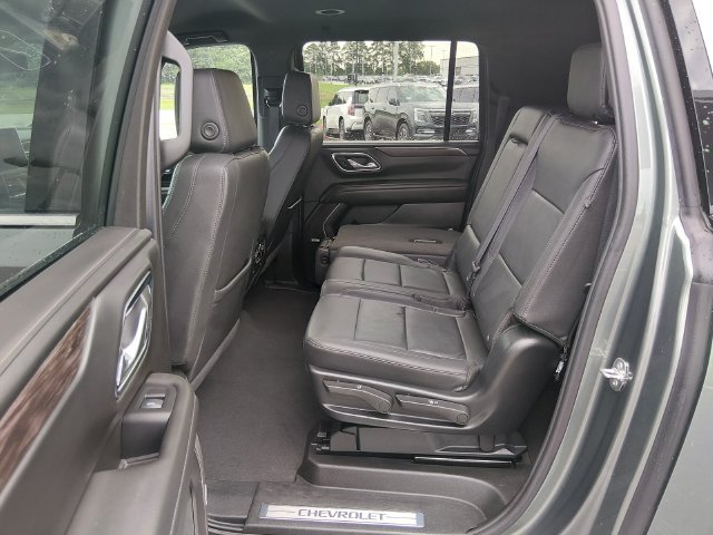 Used 2024 Chevrolet Suburban LT AWD/4WD image 13