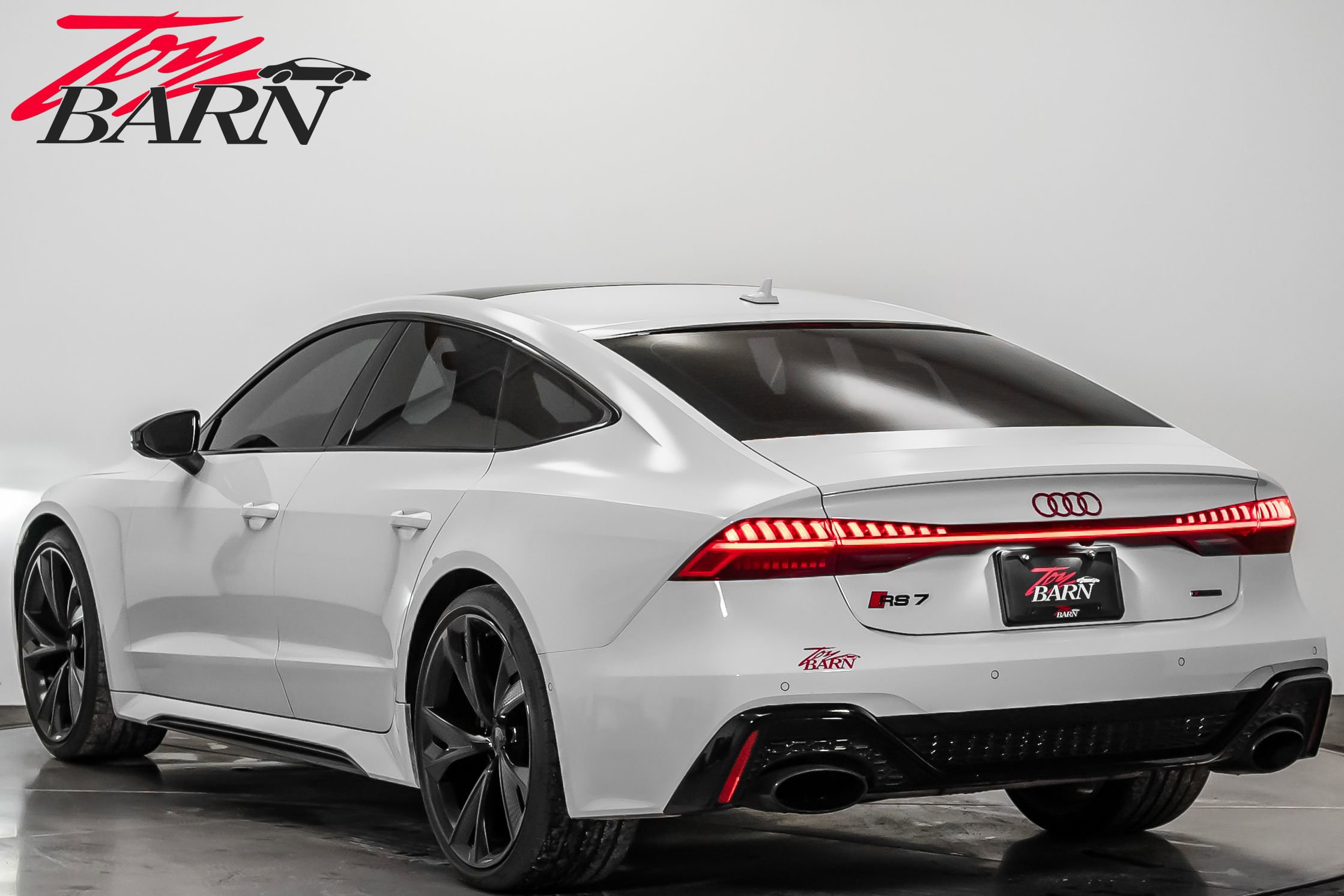 Used 2021 Audi RS 7 Sportback w/ RS 7 Executive Package image 3
