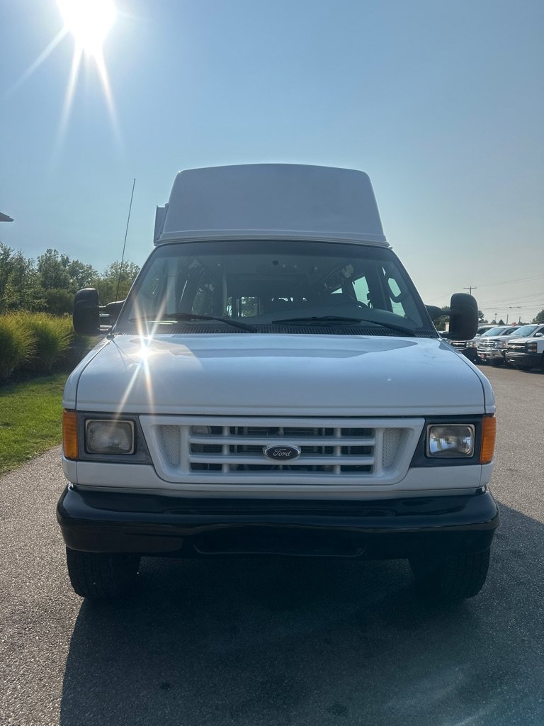 Used 2007 Ford E-250 and Econoline 250 Extended RWD image 3