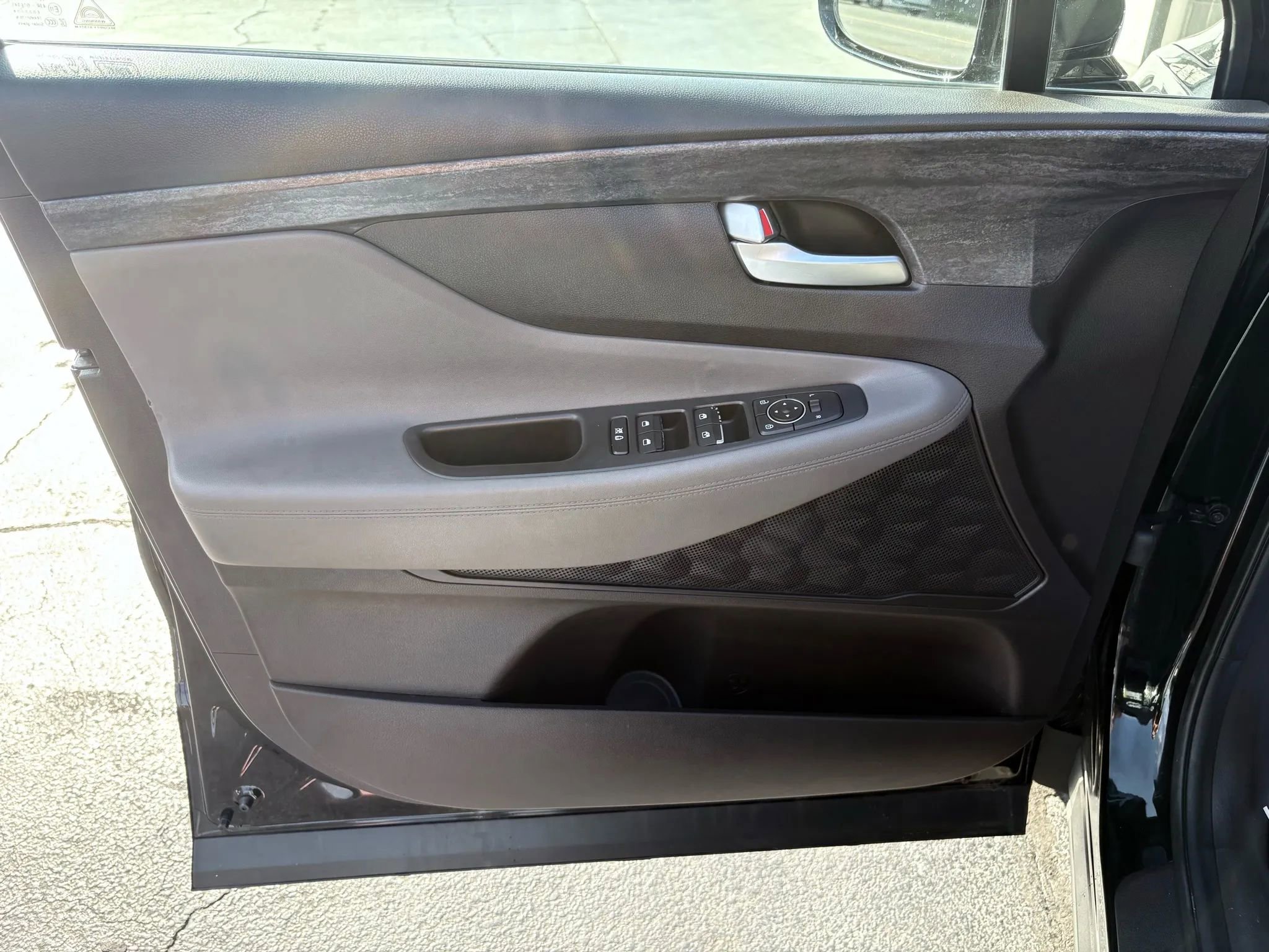 Used 2019 Hyundai Santa Fe SEL image 11