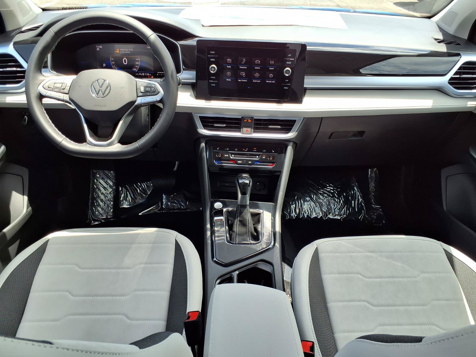 New 2026 Volkswagen Taos SE FWD image 13