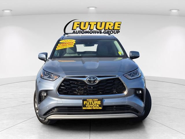 Used 2021 Toyota Highlander Platinum AWD/4WD image 2