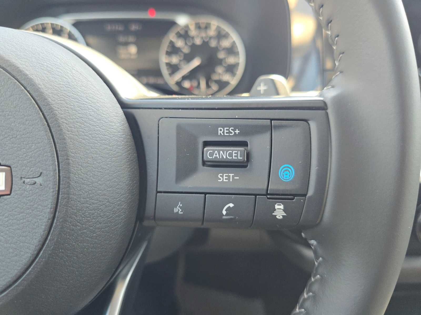 Used 2025 Nissan Pathfinder SV w/ Cargo Package FWD image 29