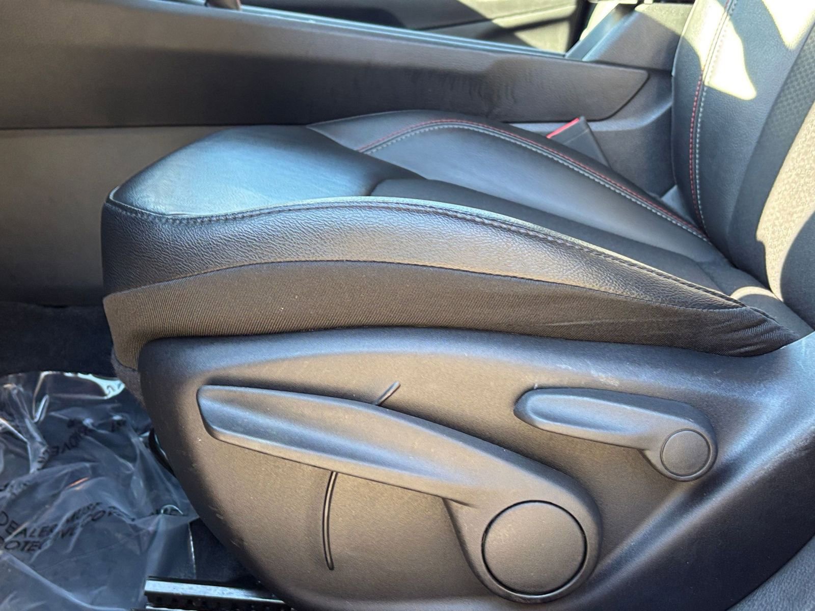 Used 2025 Jeep Compass Trailhawk image 27