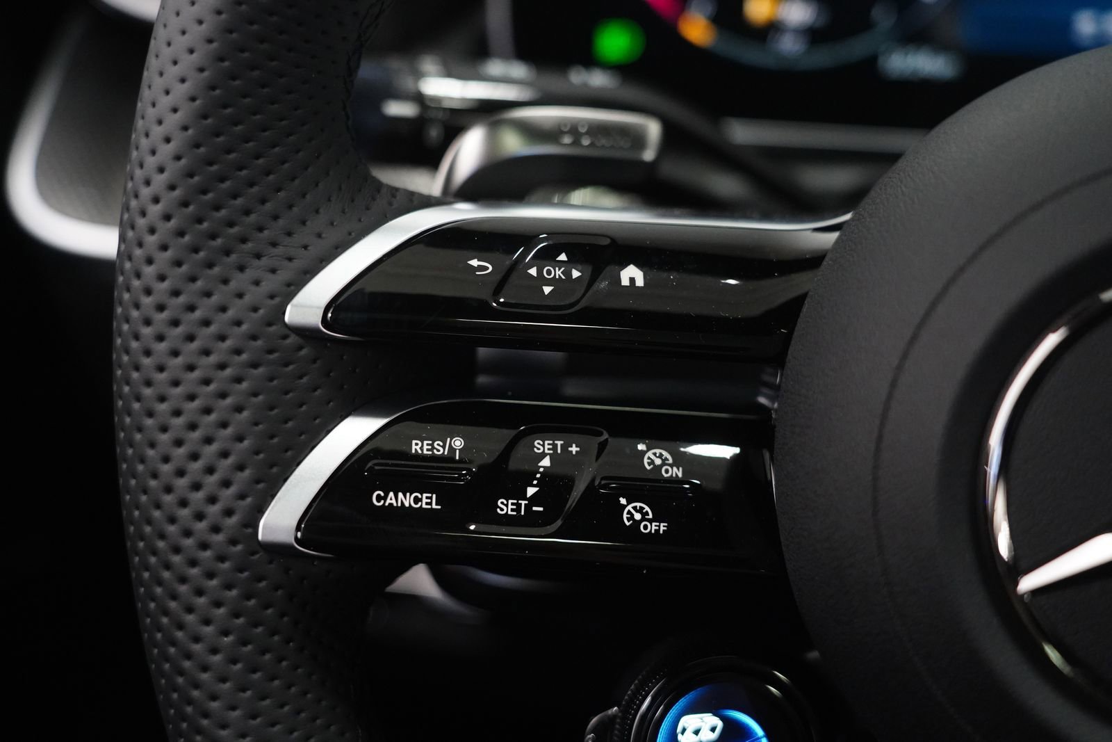 New 2026 Mercedes-Benz C 43 AMG 4MATIC Sedan image 17