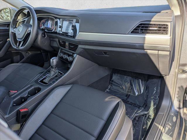 Used 2021 Volkswagen Jetta SE w/ SE Cold Weather Package image 21