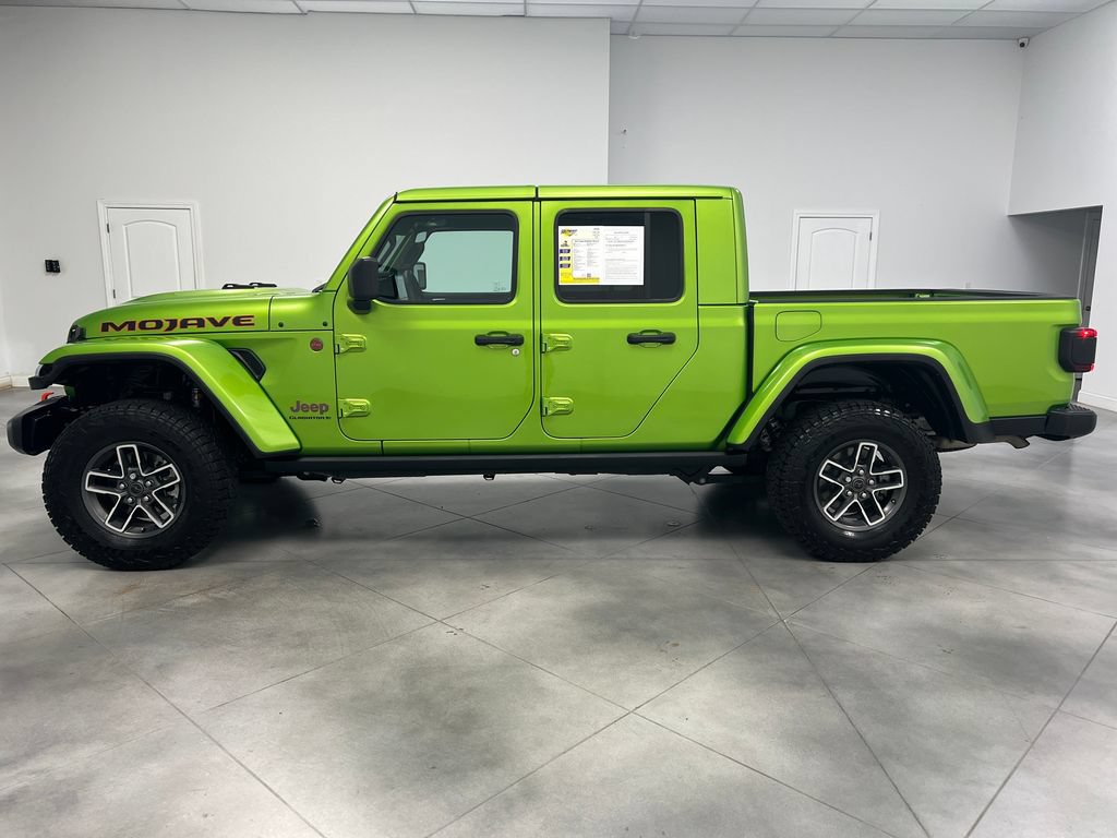 Used 2025 Jeep Gladiator Mojave w/ Convenience Group AWD/4WD image 4