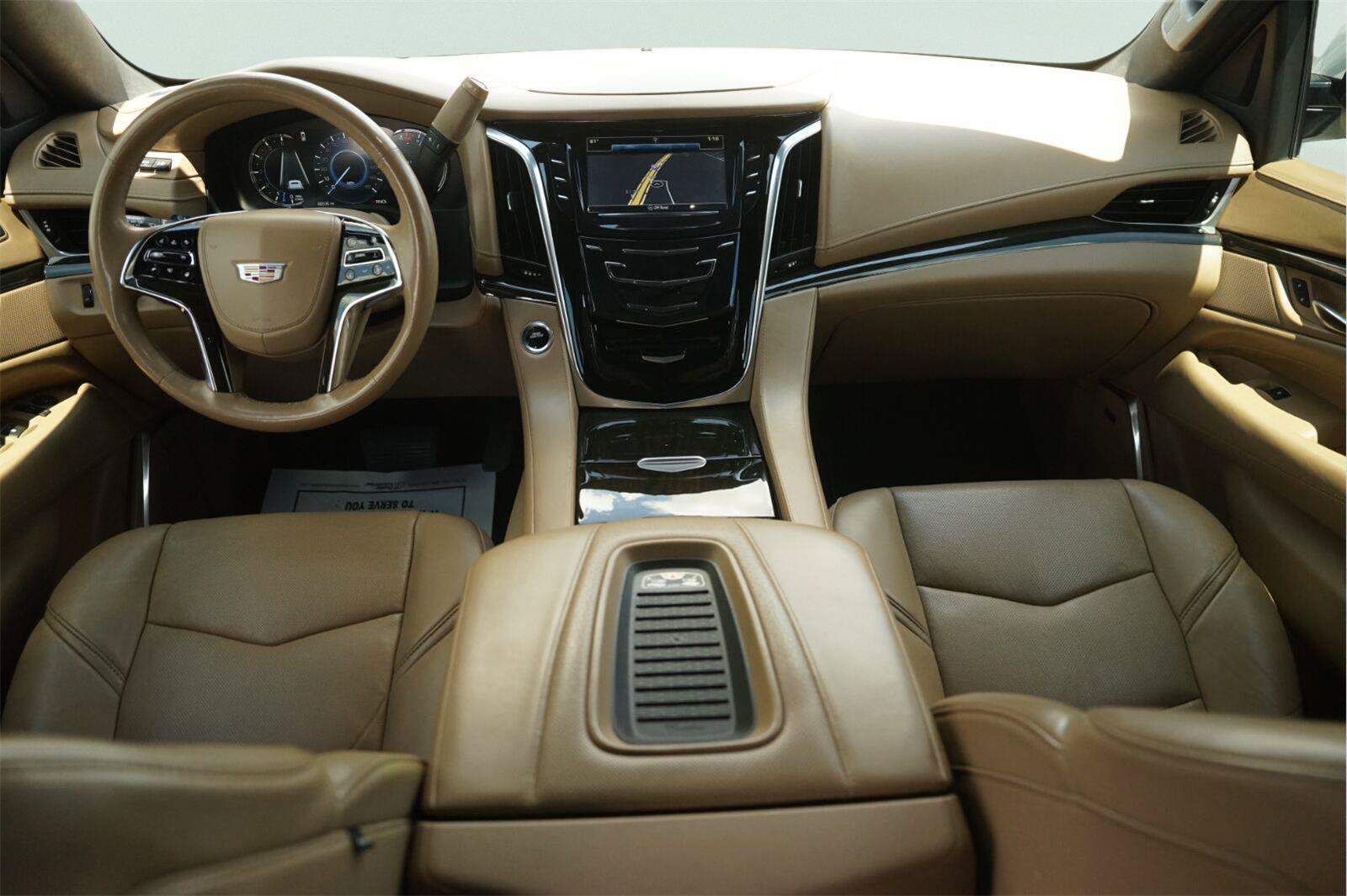 Used 2020 Cadillac Escalade ESV Platinum AWD/4WD image 23
