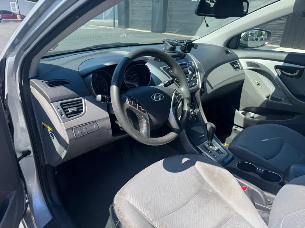 Used 2013 Hyundai Elantra GLS w/ Preferred Pkg FWD image 5