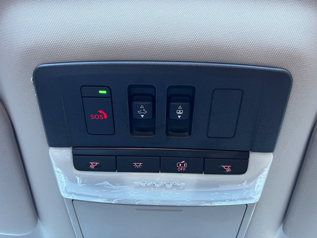 Used 2026 Nissan Pathfinder Platinum w/ Cargo Package AWD/4WD image 32