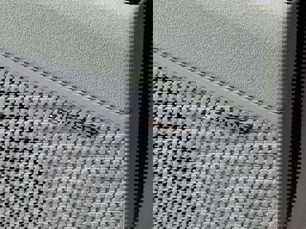 Used 2023 Hyundai Elantra Limited w/ Preferred Accessory Package image 25