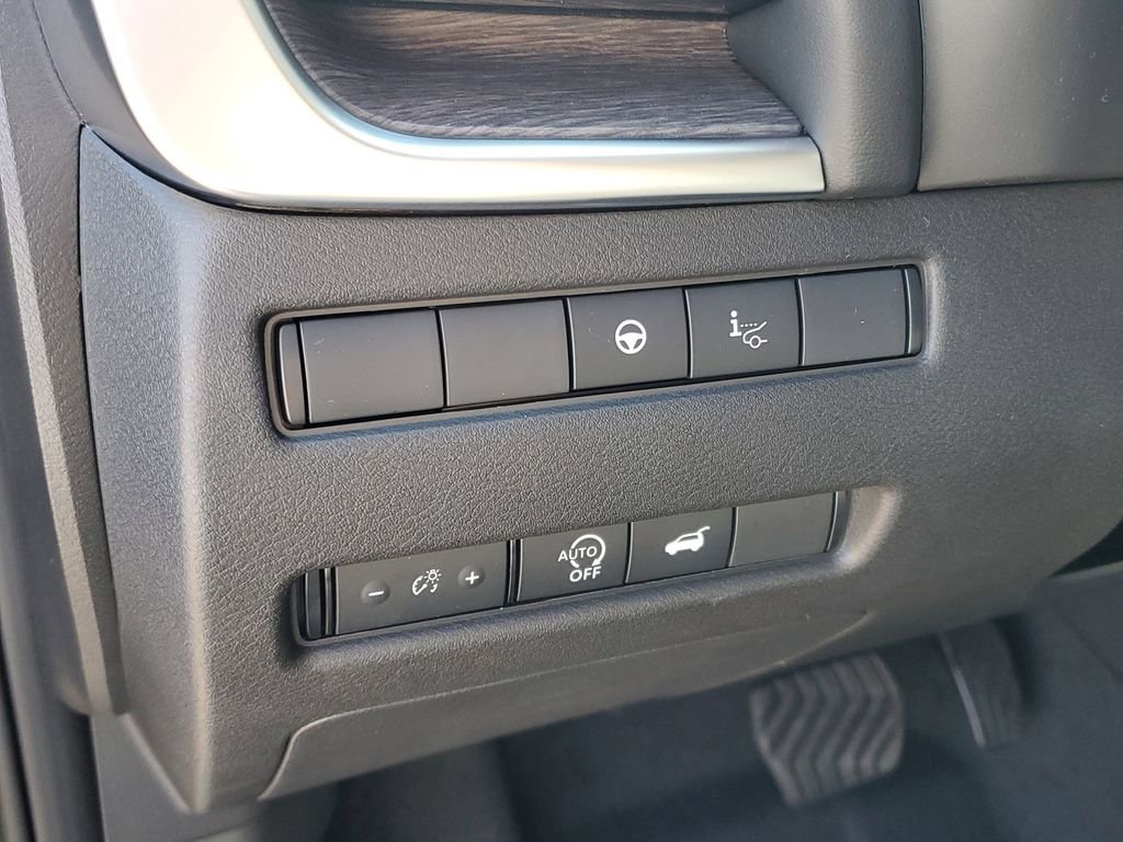 New 2026 Nissan Rogue Platinum image 15