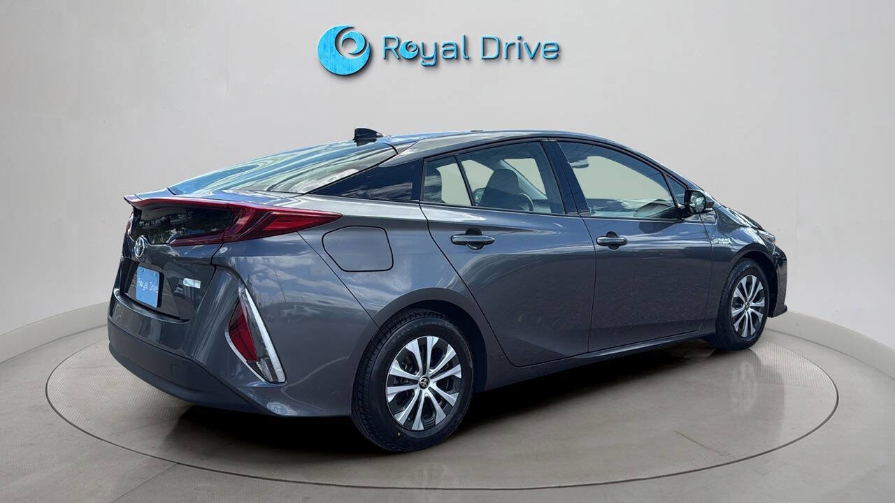 Used 2020 Toyota Prius Prime LE FWD image 6