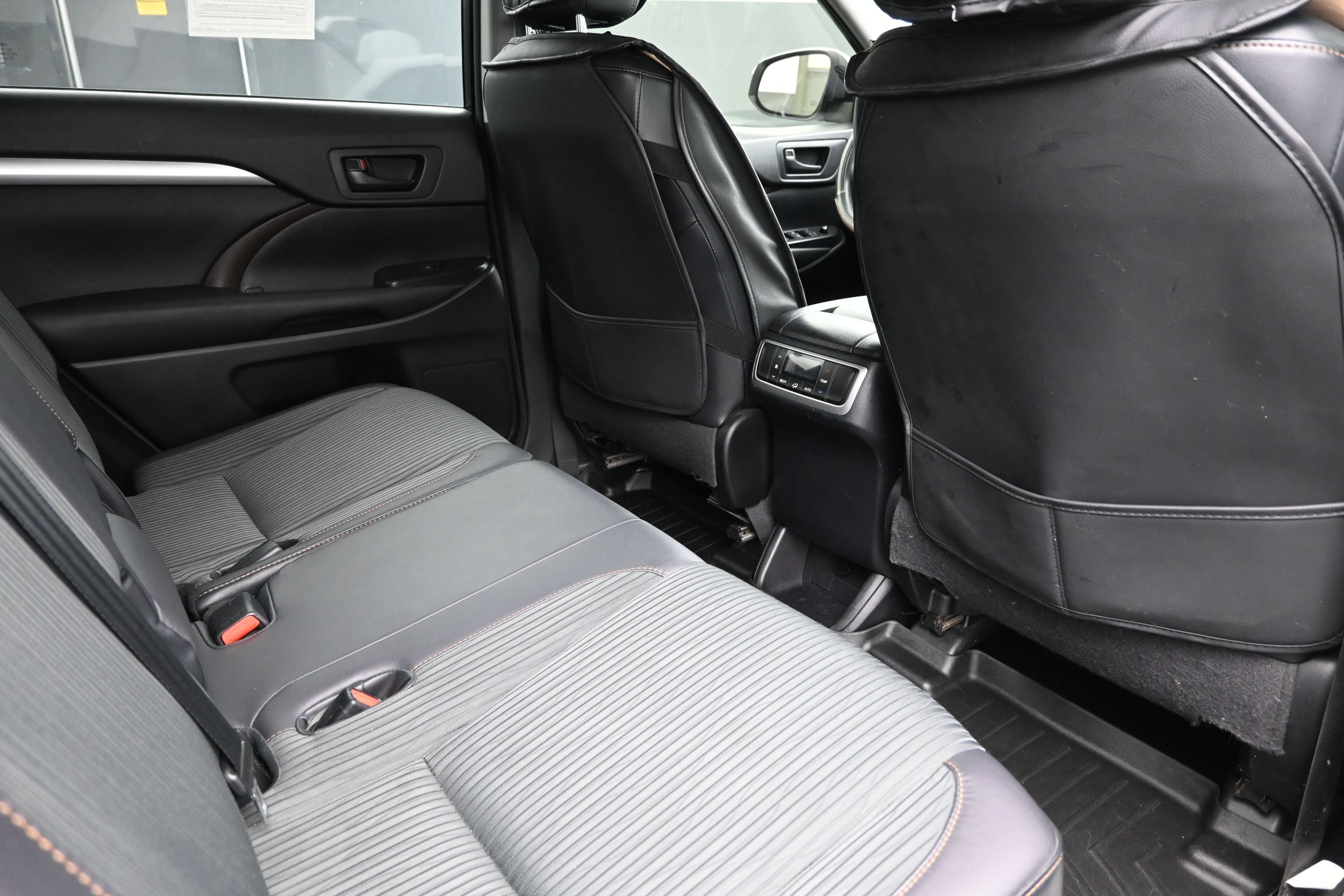 Used 2015 Toyota Highlander Plus AWD/4WD image 26