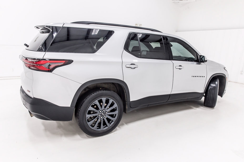 Used 2022 Chevrolet Traverse RS FWD image 8