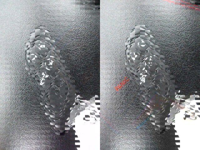 Used 2014 Jeep Cherokee Trailhawk w/ Technology Group image 28