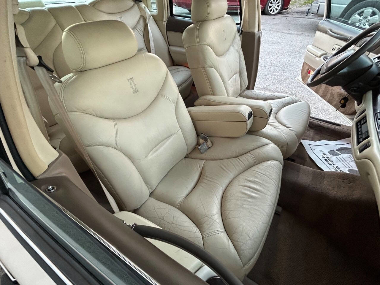 Used 1997 Lincoln Town Car Cartier image 12