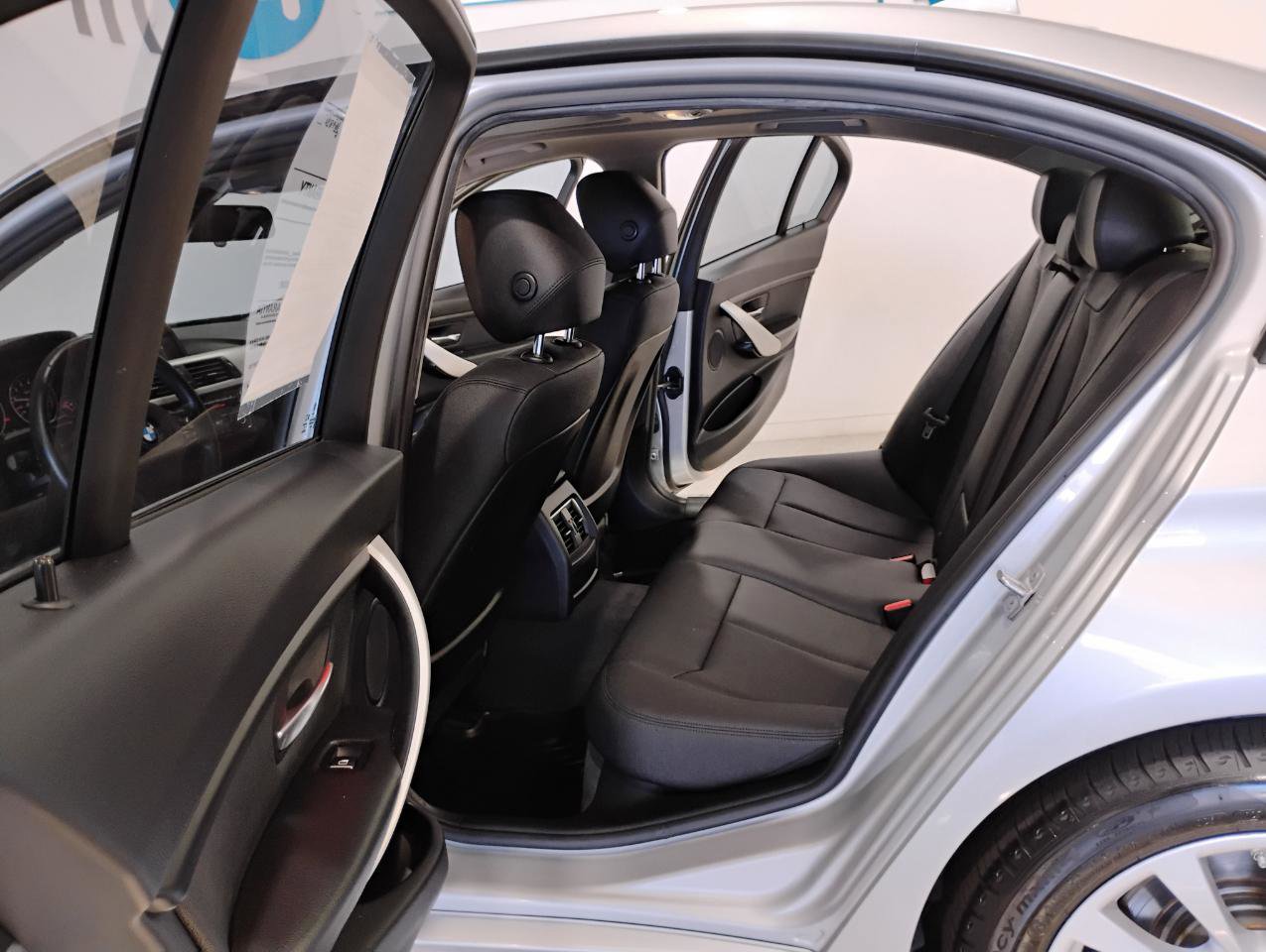 Used 2017 BMW 320i Sedan image 12