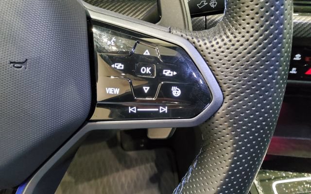 Used 2023 Volkswagen Golf 20th Anniversary Edition AWD/4WD image 33