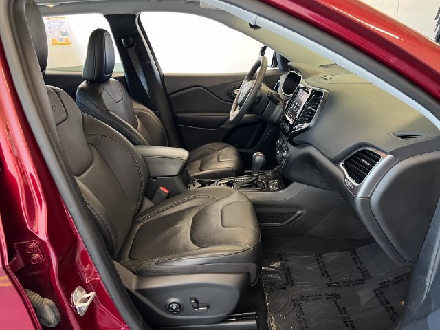 Used 2021 Jeep Cherokee Limited w/ Elite Package AWD/4WD image 38