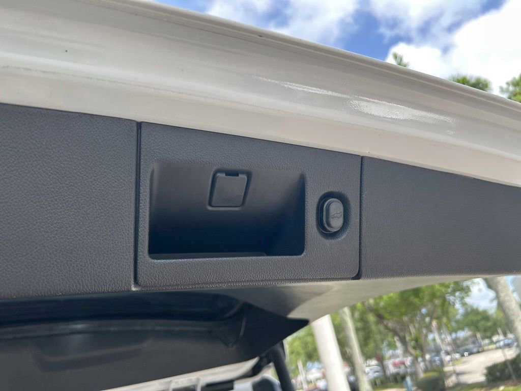 Used 2019 Chevrolet Suburban LT RWD image 39