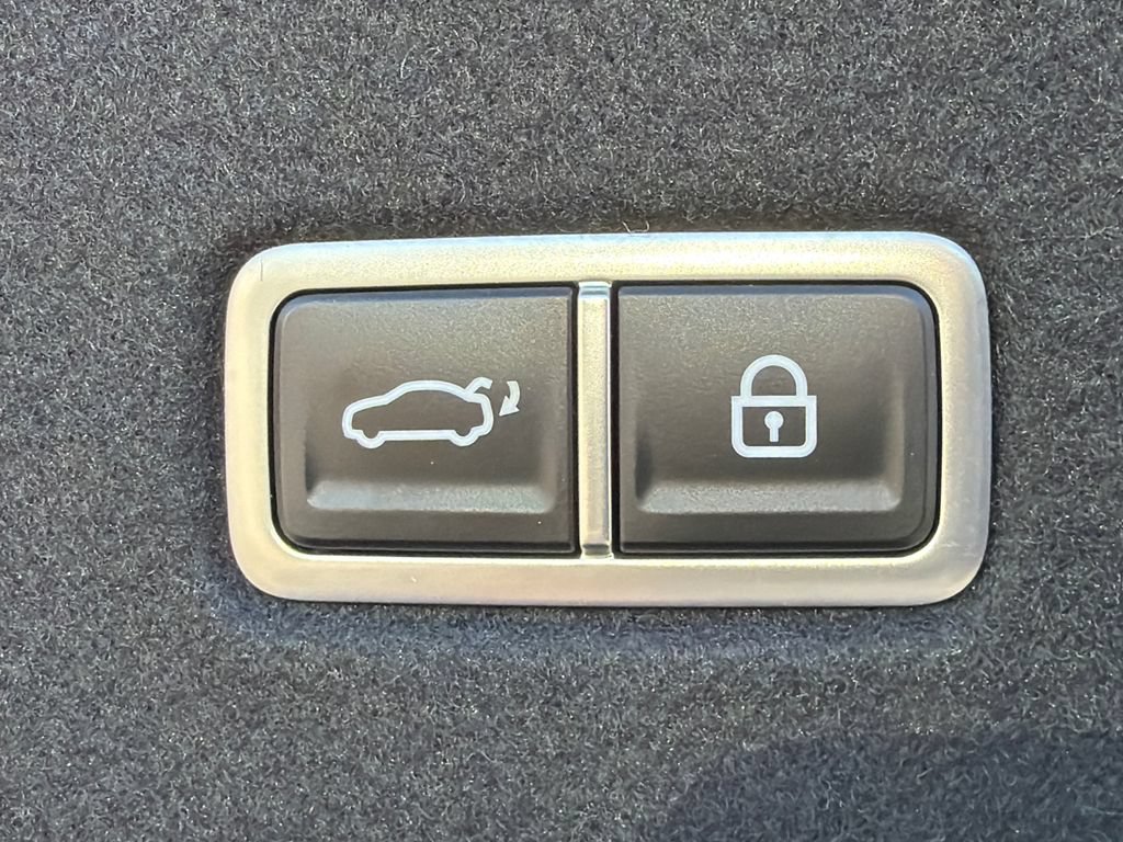 Used 2023 Hyundai Ioniq 6 Limited RWD image 19