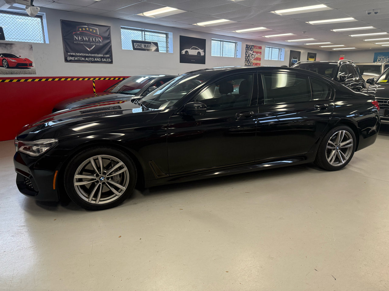 Used 2017 BMW 750i xDrive image 4