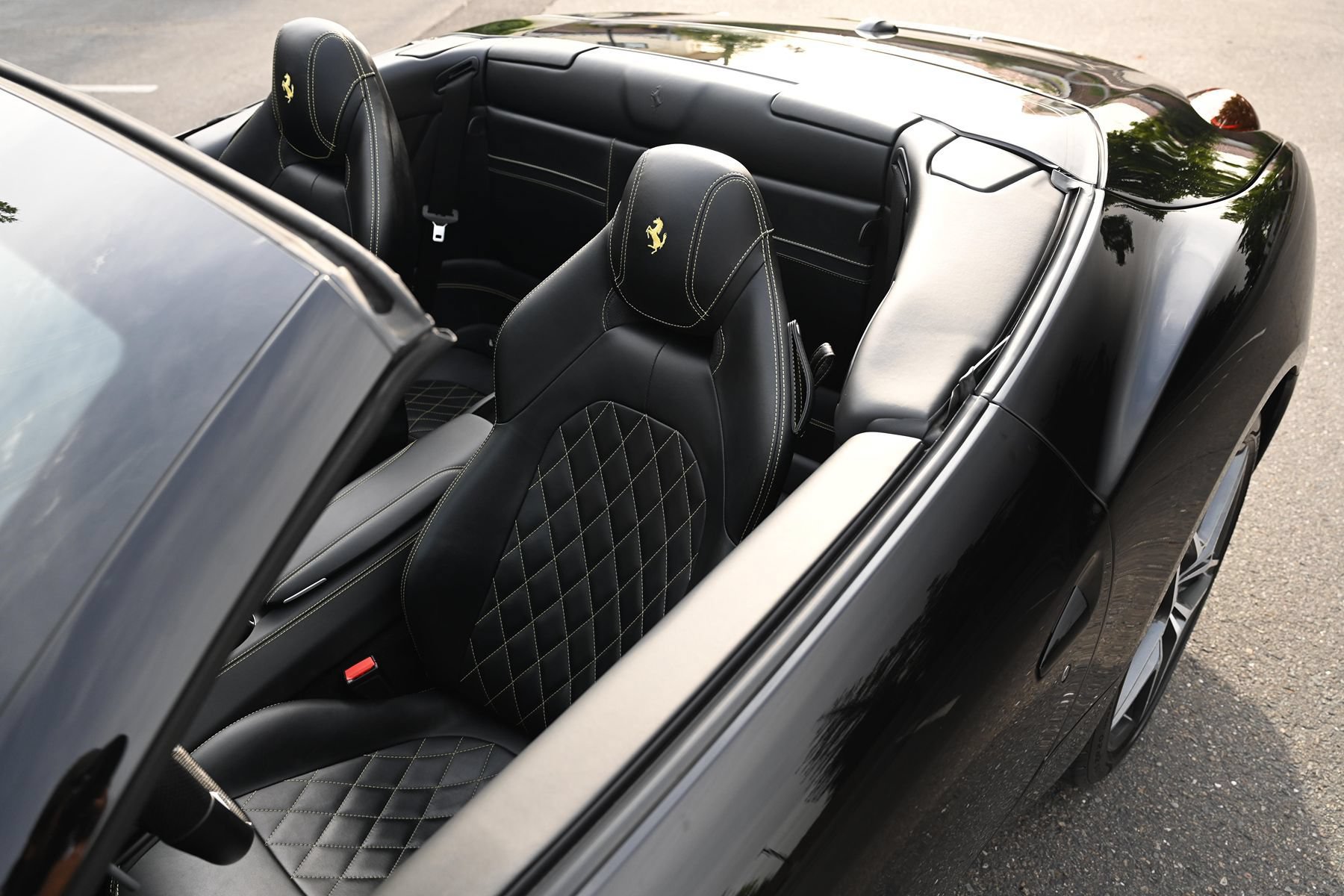 Used 2016 Ferrari California T RWD image 11