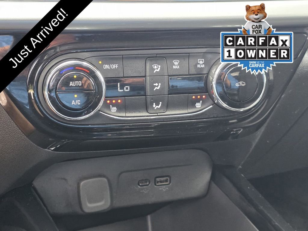 Used 2024 Chevrolet Trax LT w/ LT Convenience Package FWD image 17