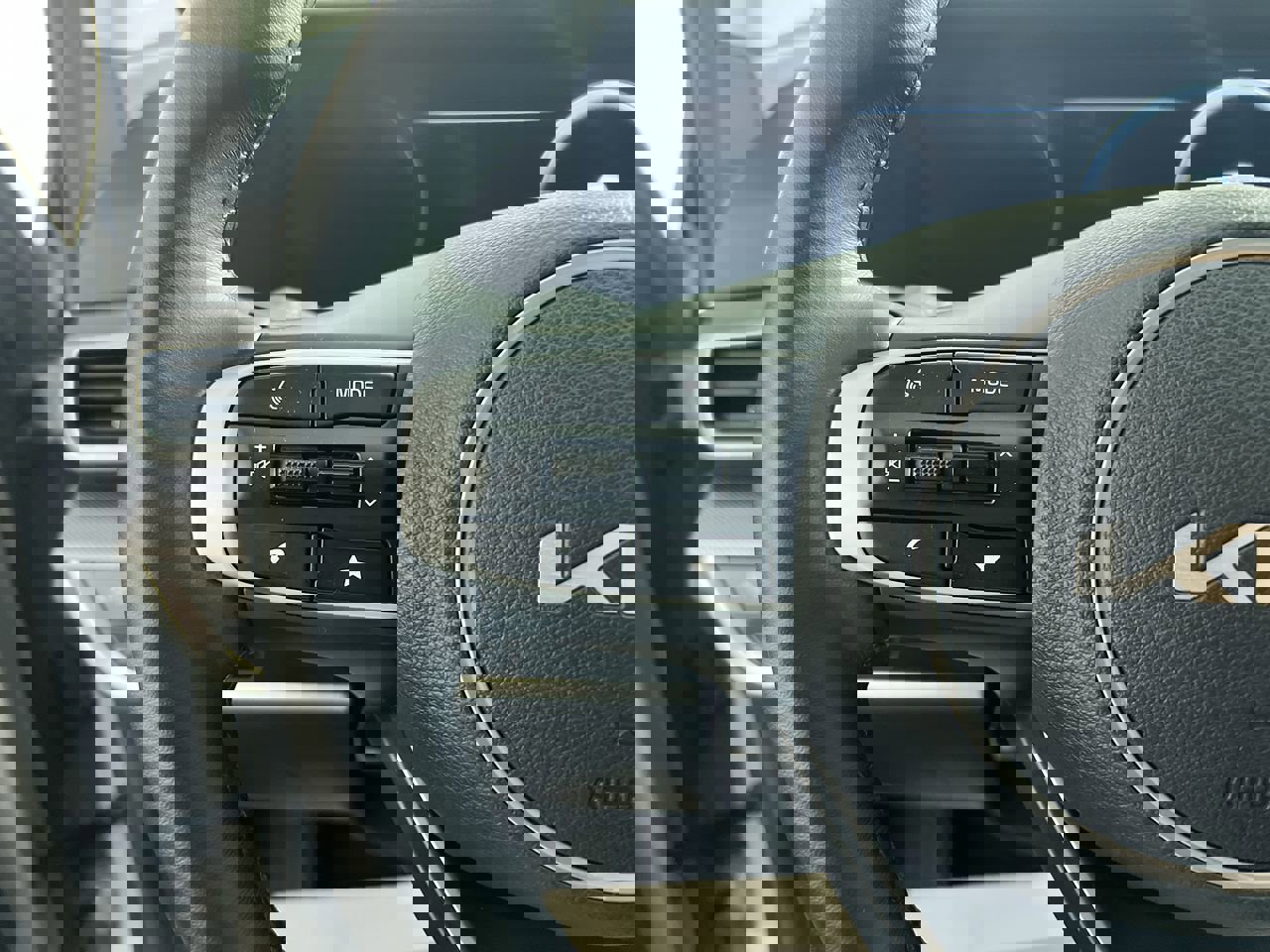 Used 2023 Kia Sportage SX image 18