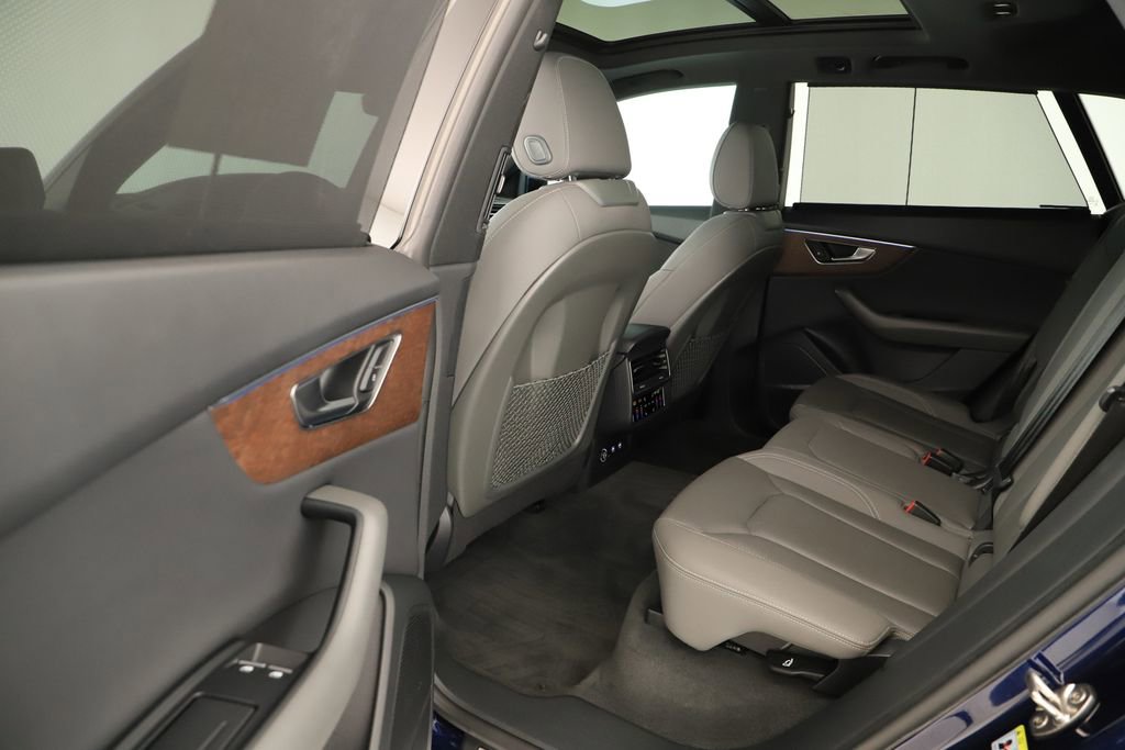 Used 2019 Audi Q8 Prestige image 27