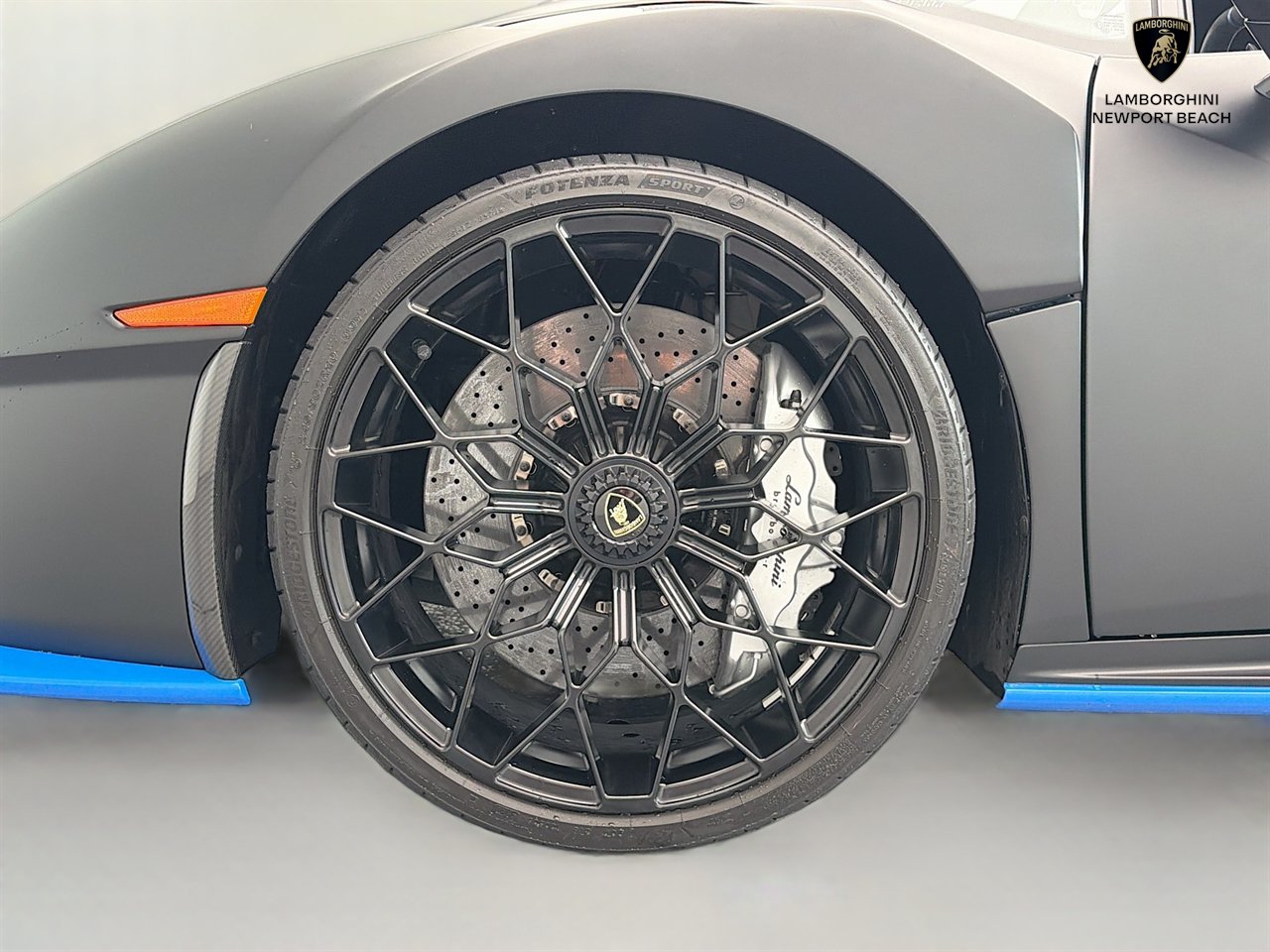 Used 2024 Lamborghini Huracan STO RWD image 42