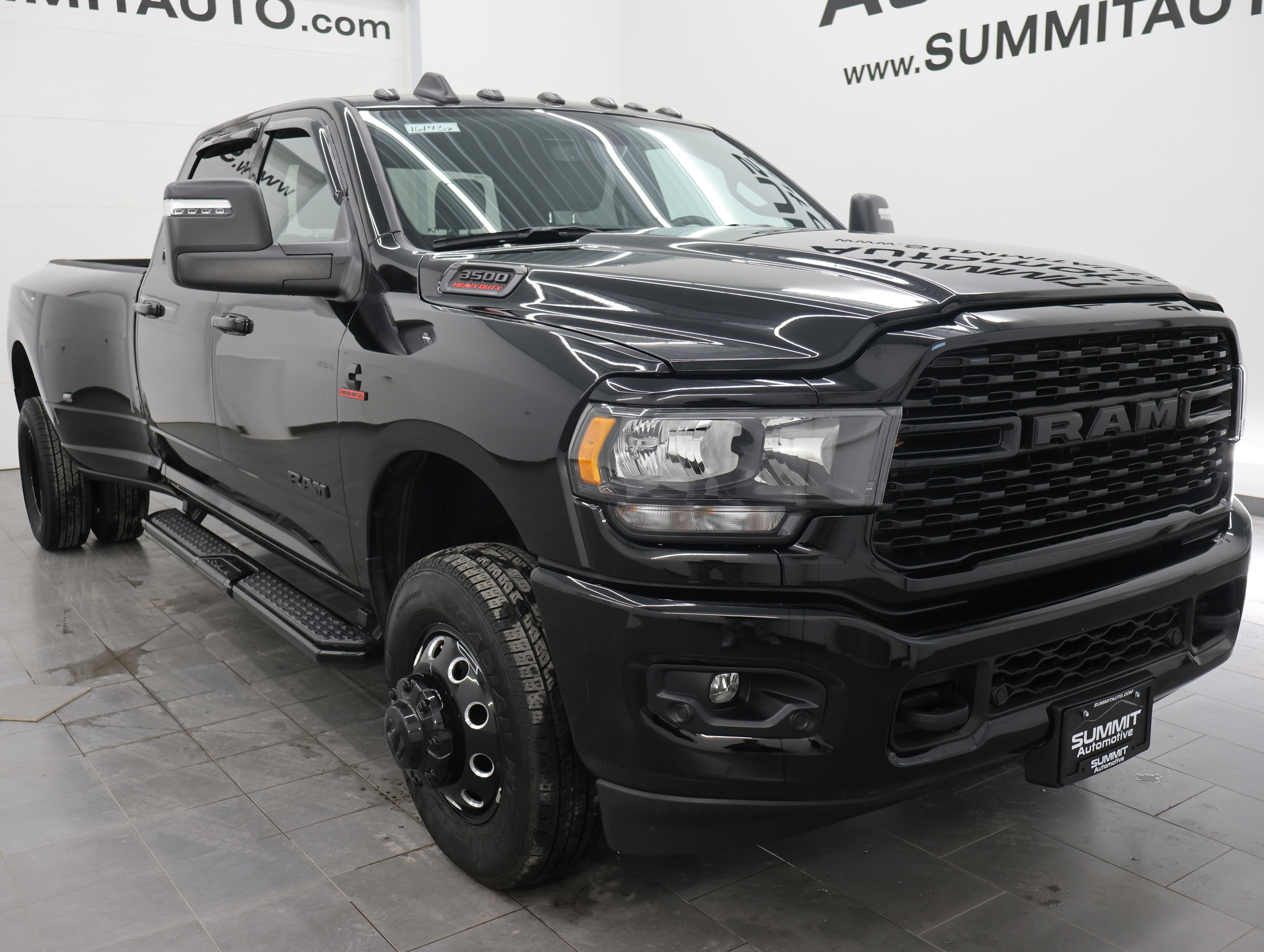 Used 2024 RAM 3500 Big Horn w/ Night Edition AWD/4WD image 2