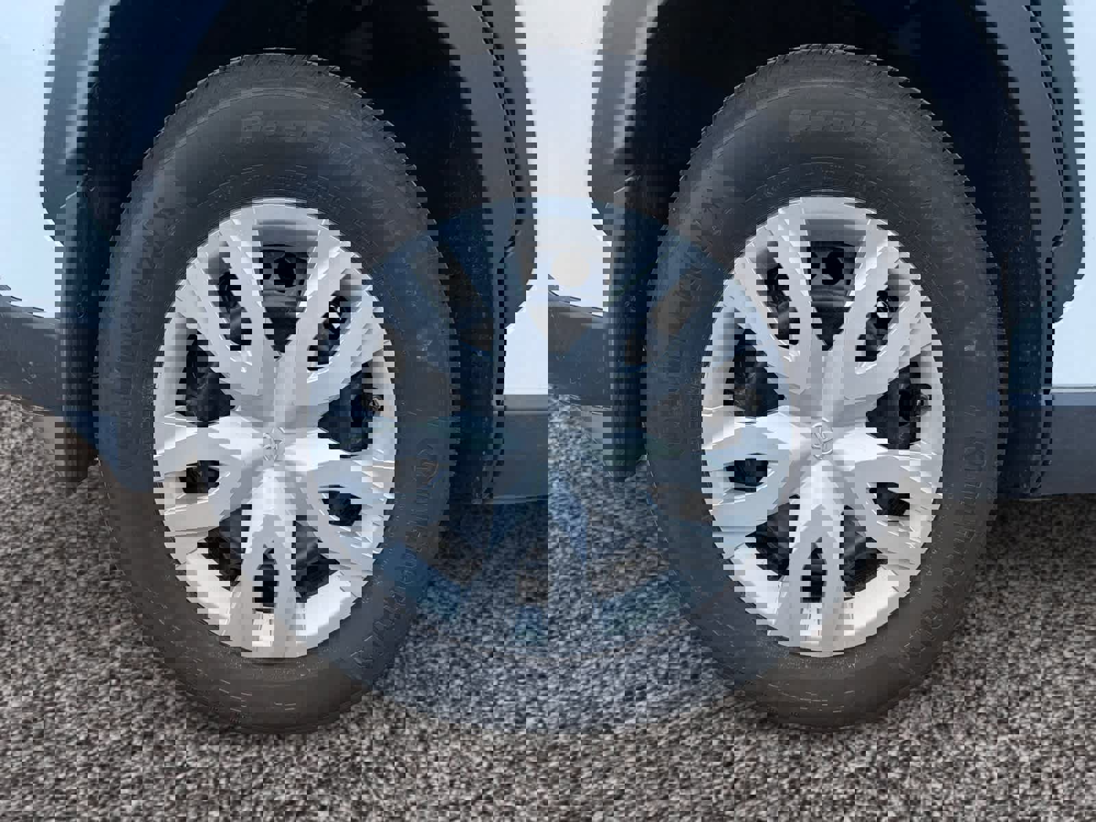 Used 2025 Toyota Corolla Cross L image 14