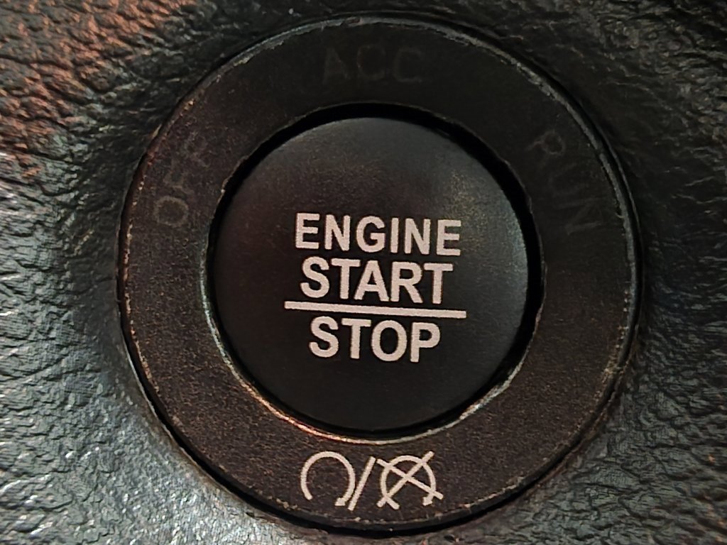 Used 2019 Jeep Cherokee Altitude image 45