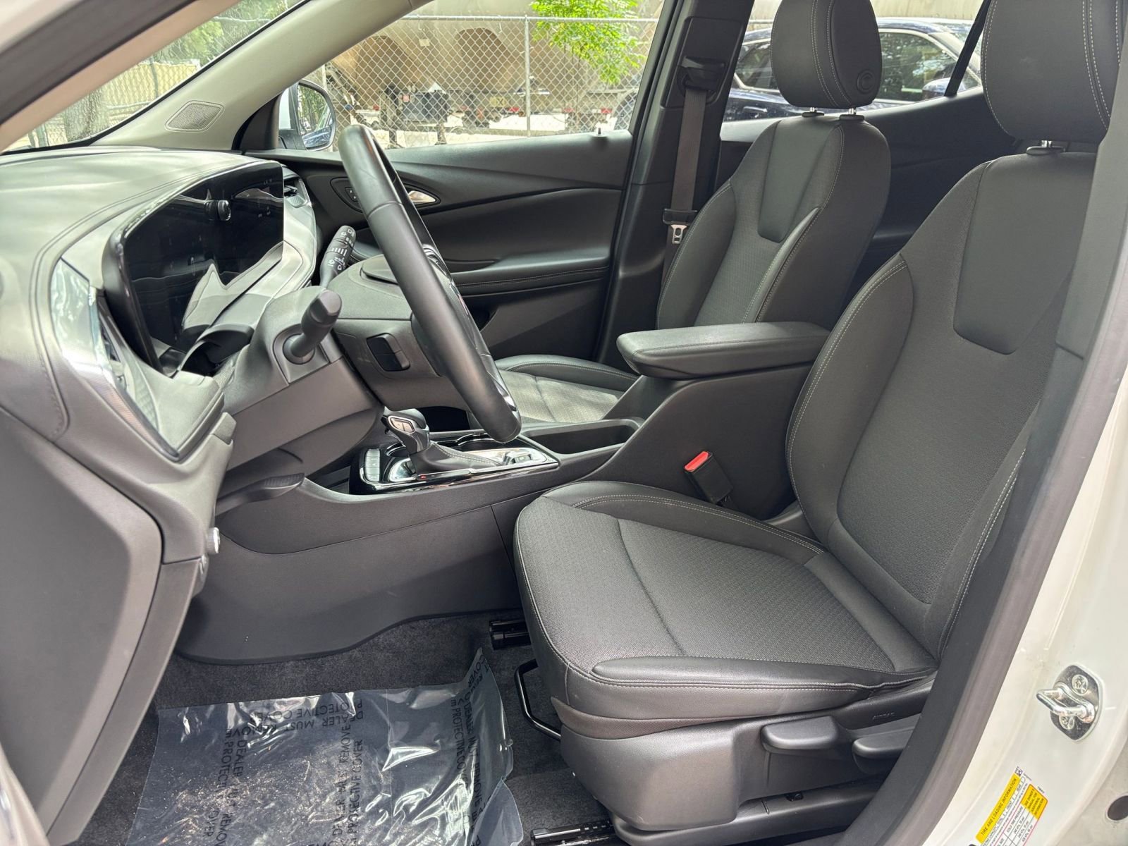 Used 2025 Buick Encore GX Preferred FWD image 25