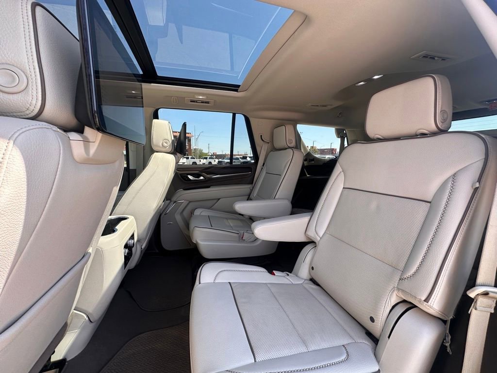 Used 2024 GMC Yukon Denali w/ Denali Reserve Package image 18