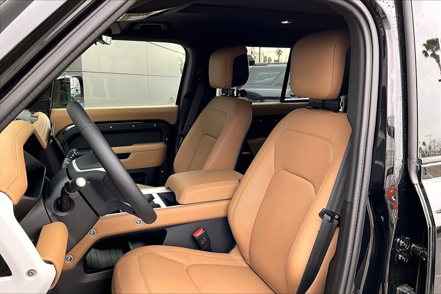 New 2026 Land Rover Defender 110 X-Dynamic SE image 9