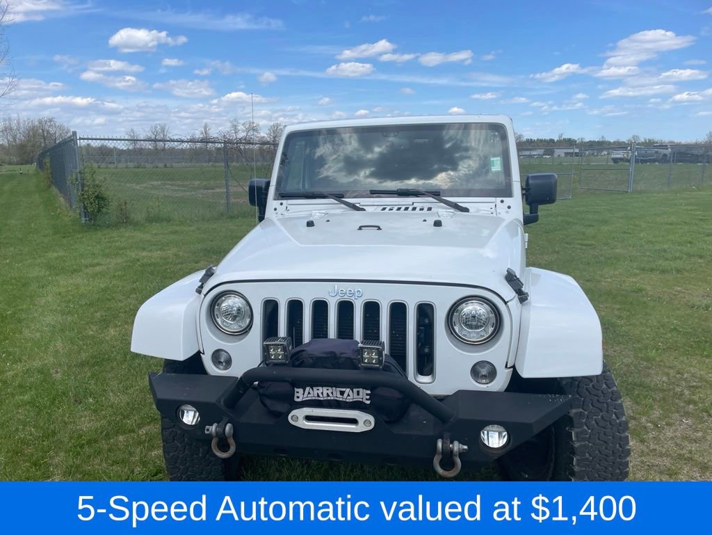 Used 2018 Jeep Wrangler Unlimited Sahara w/ Connectivity Group AWD/4WD image 3