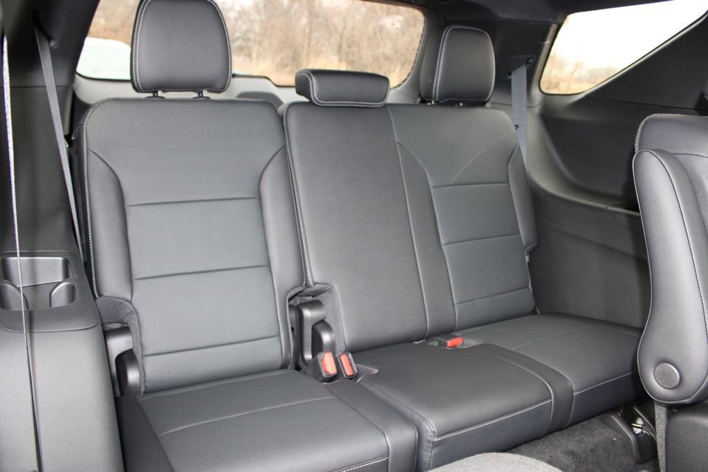 New 2026 Chevrolet Traverse LT w/ Sun and Wheel Package image 24