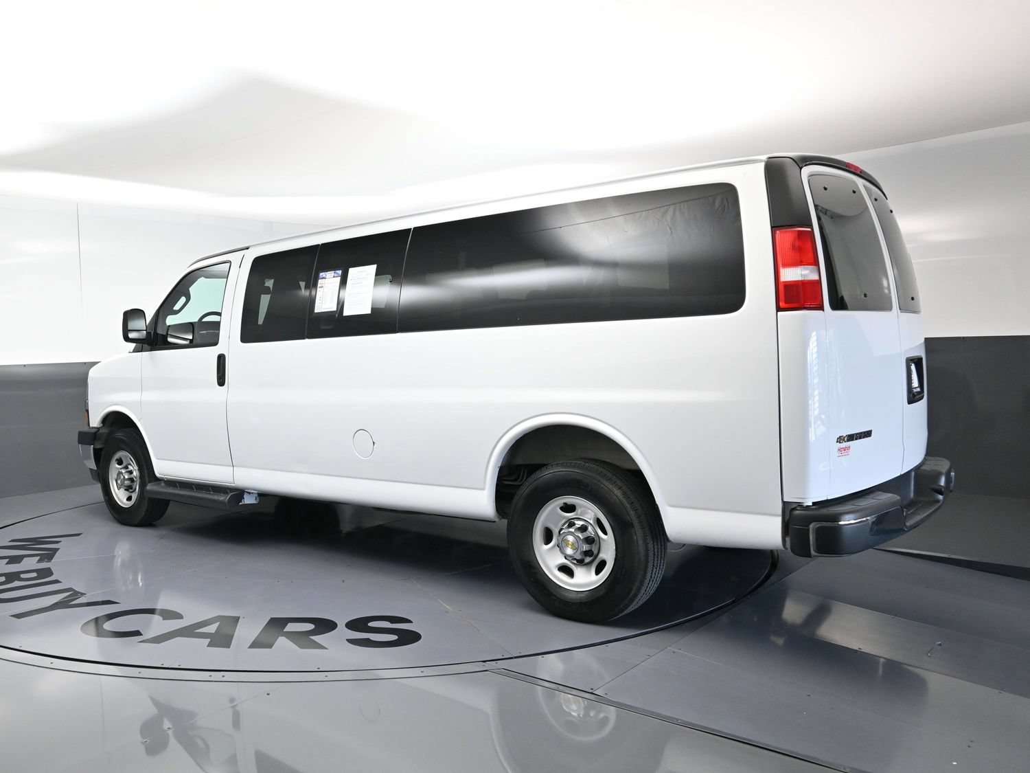 Used 2025 Chevrolet Express 3500 LT w/ LT Preferred Equipment Group RWD image 7