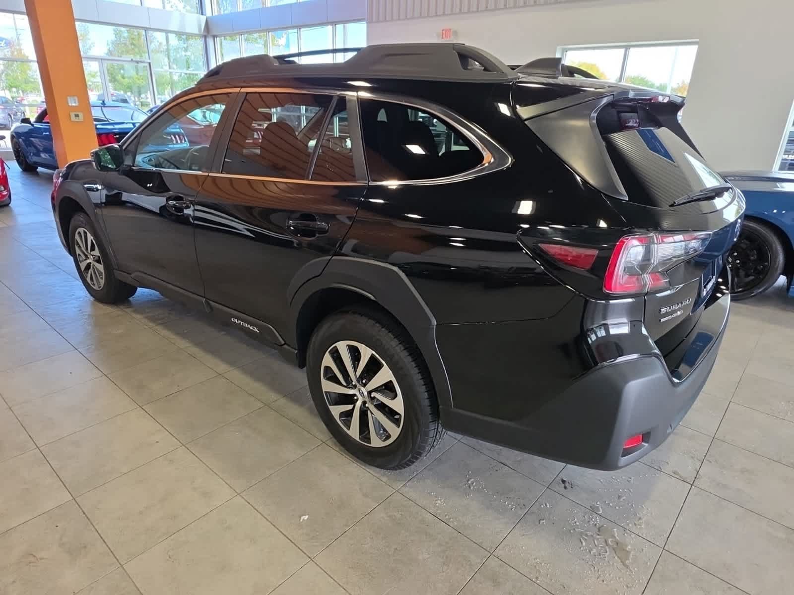 Used 2023 Subaru Outback Premium AWD/4WD image 10