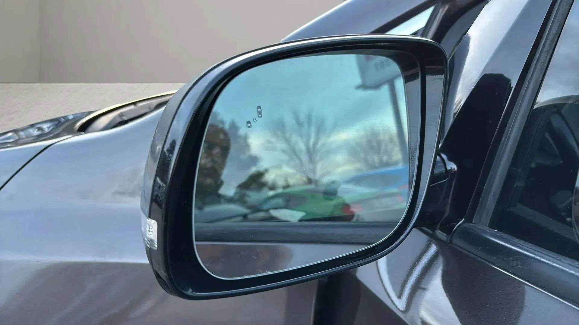 Used 2015 Kia Sedona SX image 12