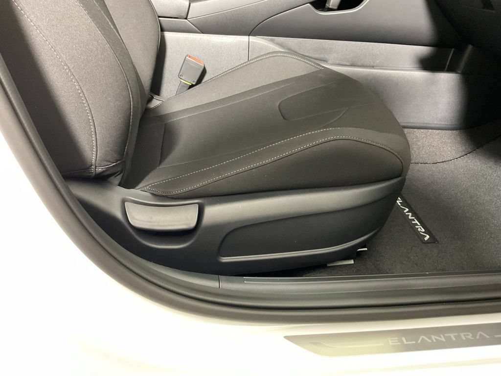 New 2026 Hyundai Elantra Sport FWD image 36
